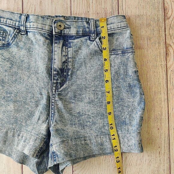 6ixty 8ight acid wash high waisted 3" denim shorts - Picture 5 of 8